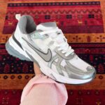 v2kسفید نقره ای