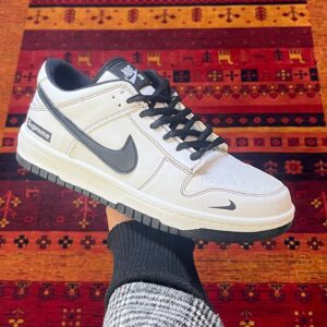 sb نایک Supreme White Black
