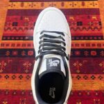 sb نایک Supreme White Black