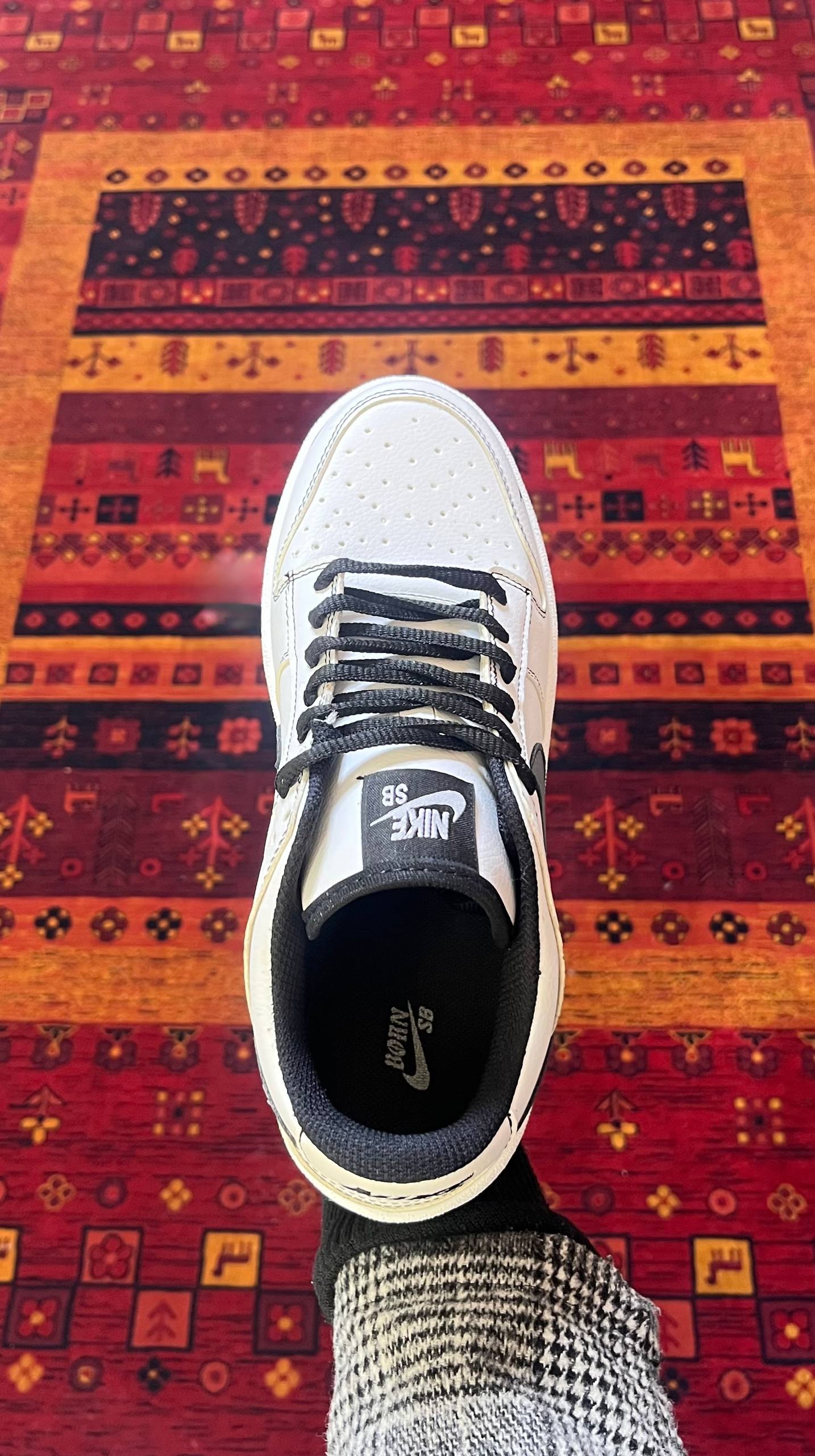 sb نایک Supreme White Black
