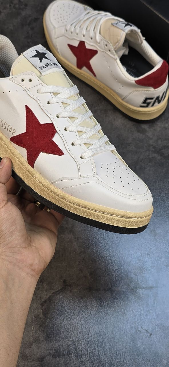 ونس Golden Goose قرمز
