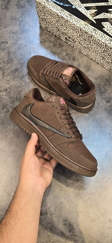 ترویس velvet brown
