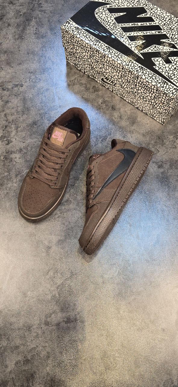 ترویس velvet brown