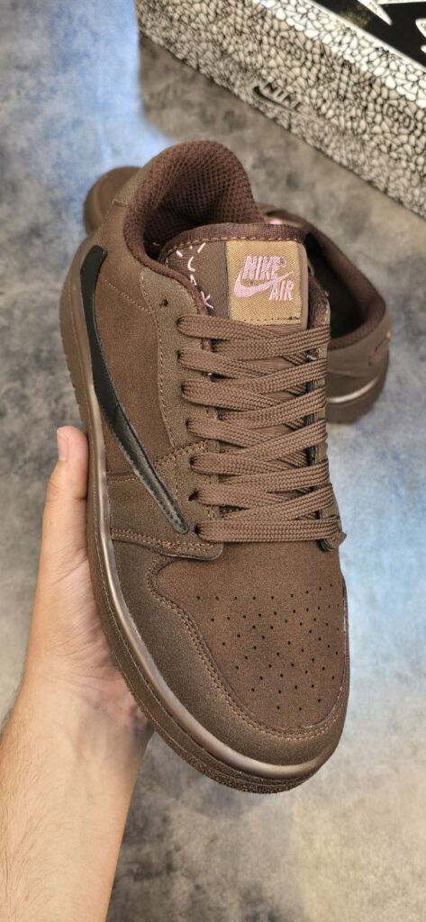 ترویس velvet brown