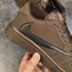 ترویس velvet brown