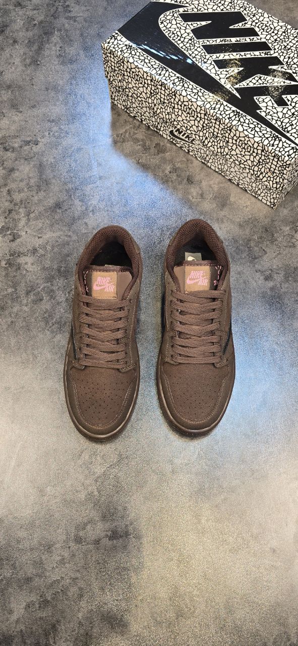 ترویس velvet brown