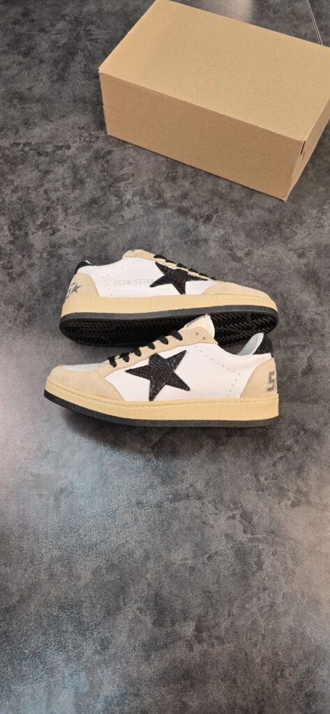 ونس Golden Goose کرم مشکی