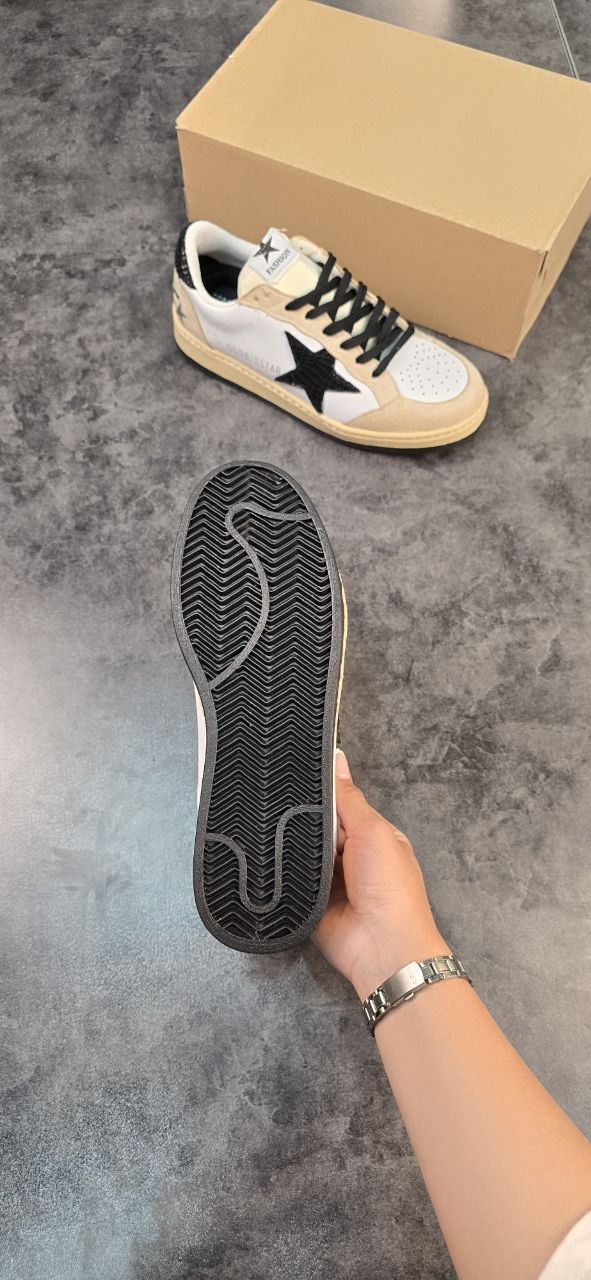 ونس Golden Goose کرم مشکی