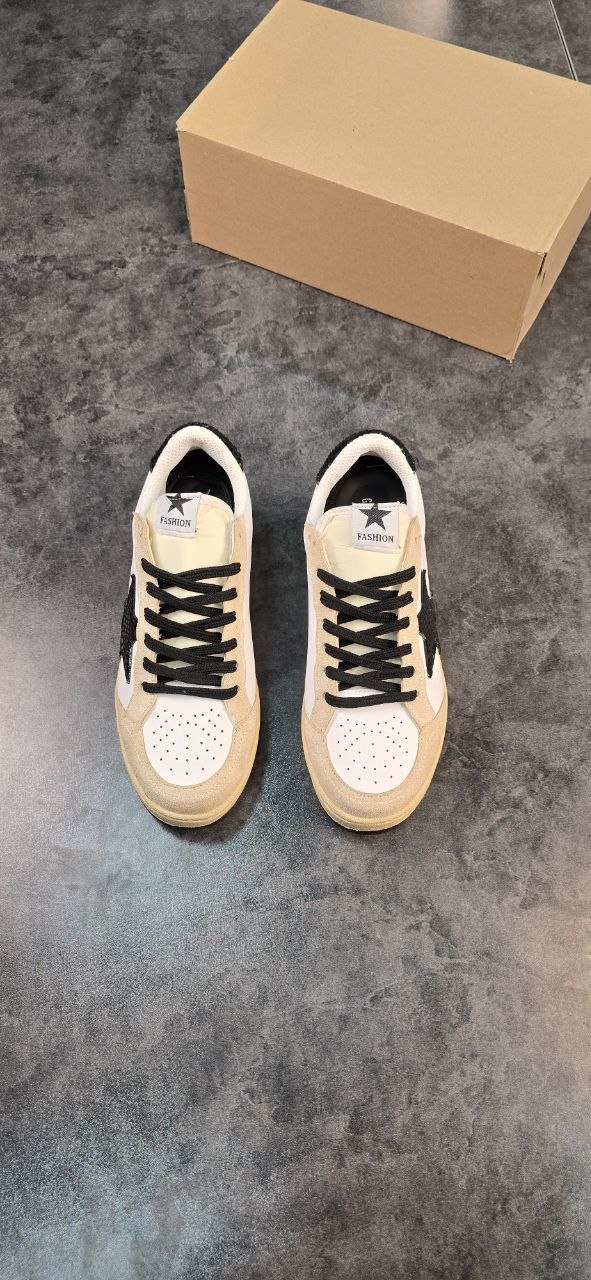 ونس Golden Goose کرم مشکی