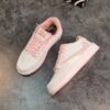 ترویس Lv صورتی